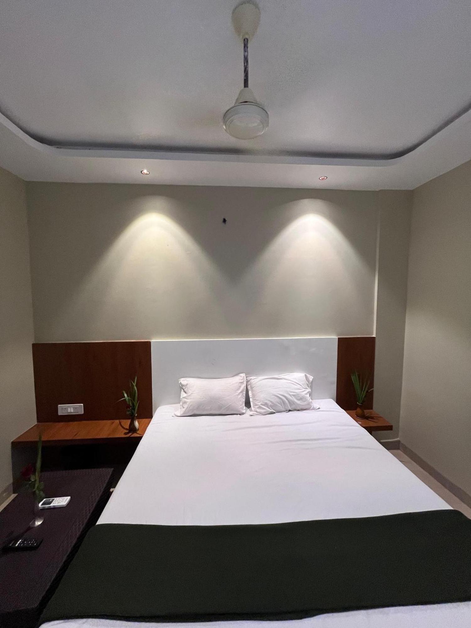 Hotel Sun Lodging Bhiwandi Exterior foto